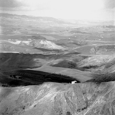 Haus auf H&uuml;gelkette